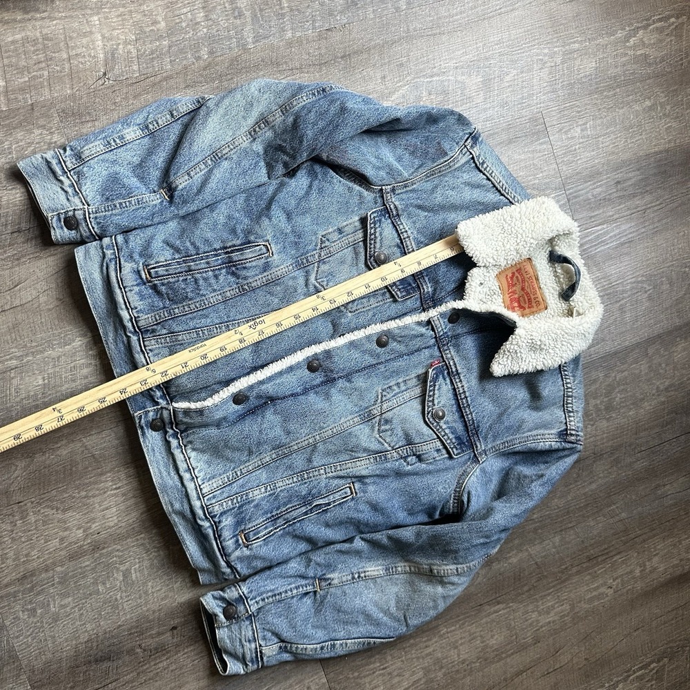 Levi's Denim Trucker Jacket with Sherpa – Classic Jean Jacket – Button Front S‎ - Picture 5 of 8